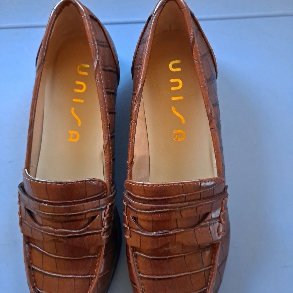 Unisa Loafers